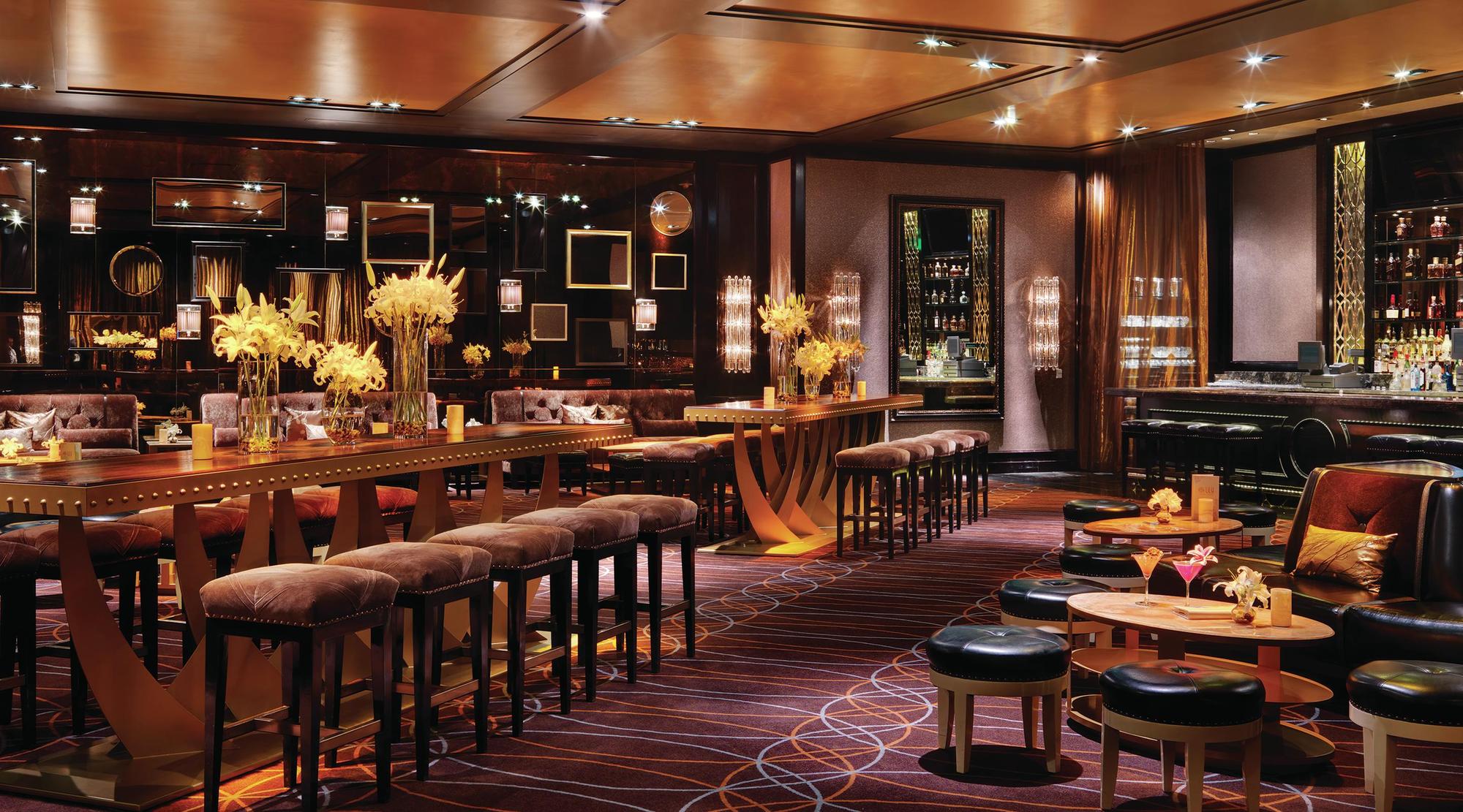 A great alternative to the pulsating vibe of a vibrant nightclub, Lily is a unique upscale nightlife destination.