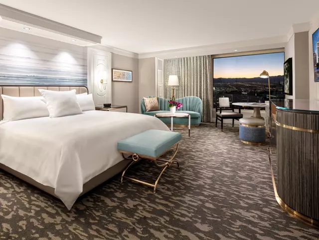 The Premier King is a blissful refuge of relaxation. This newly remodeled room features soft and reflective tones reminiscent of the sun rising over Lake Como, Italy.