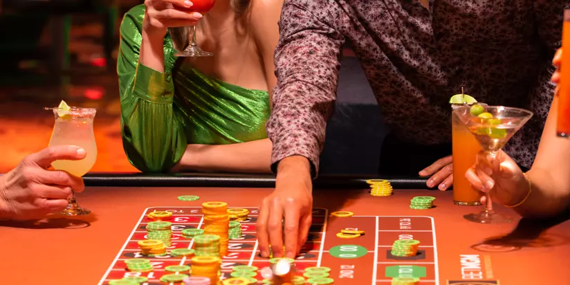 Tabletop Casino Games - Black Jack, buying Dice, Roulette