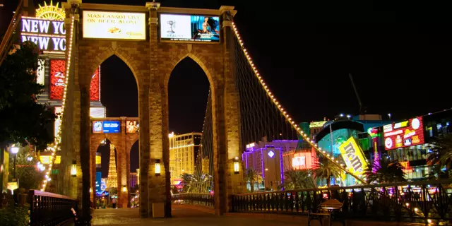 LAS VEGAS, USA - MAY 2: A replica of the Brooklyn Bridge lies outside the New York Hotel & Casino on May 2, 2007. Construction of actual Brooklyn Bridge began on Jan. 3, 1870 & was finished May 24, 1883.