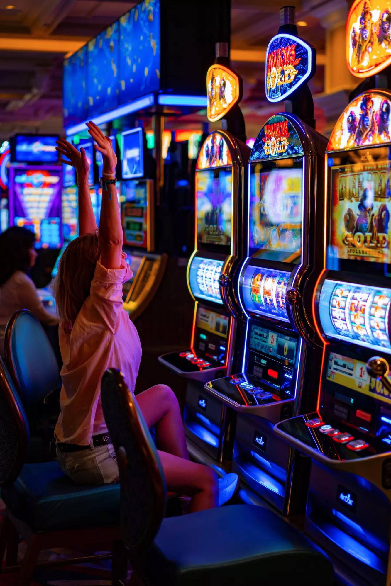girl in a casino in Las Vegas, .the woman plays for the slot machine